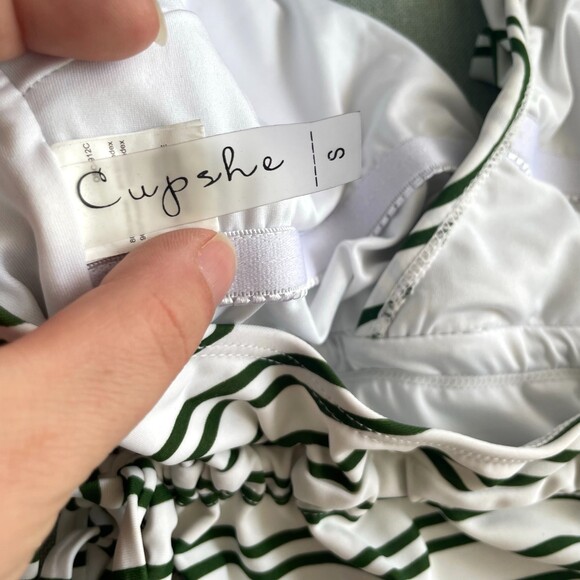 Cupshe One Piece Swimsuit - Picture 3 of 4